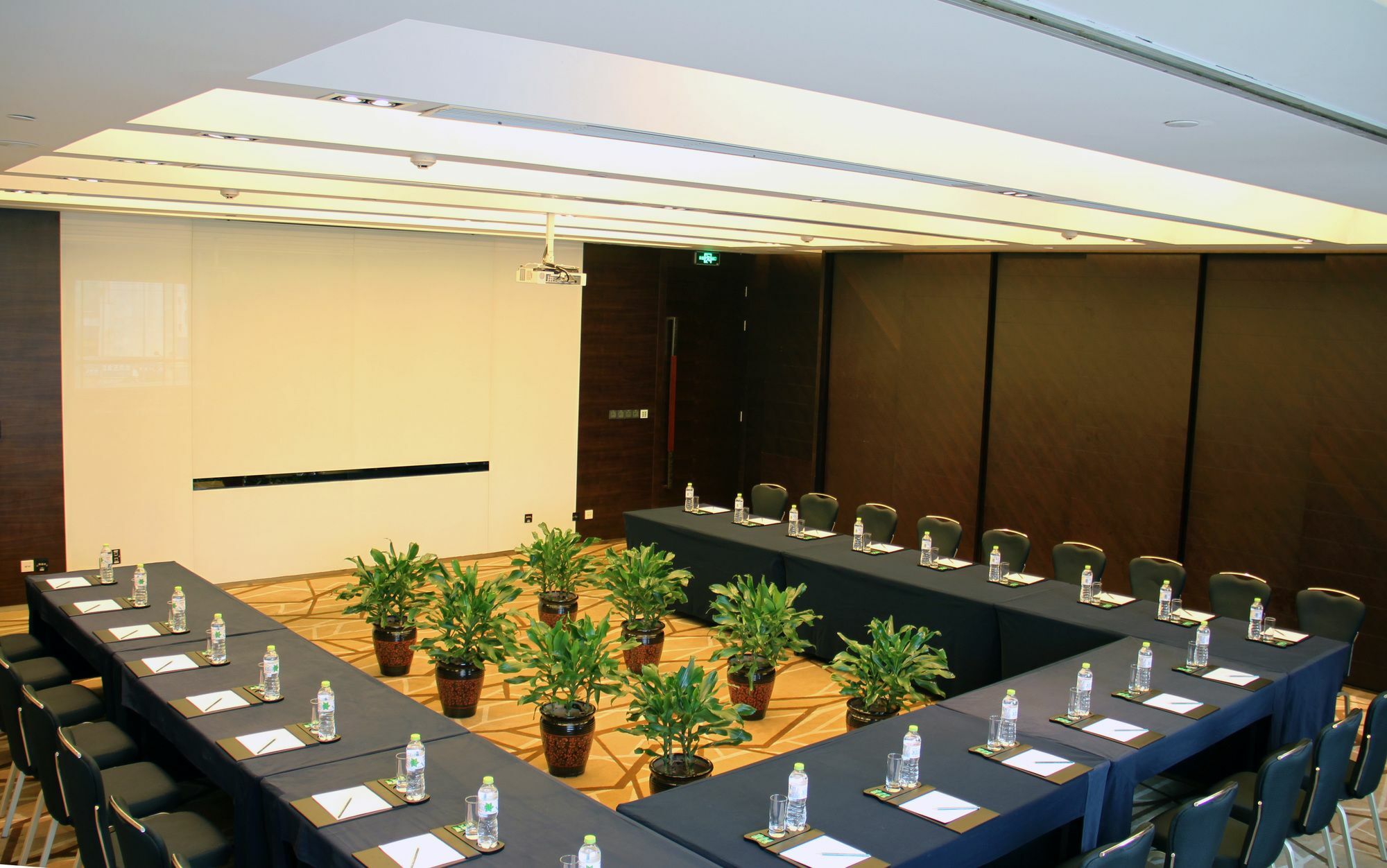 ホテル Wyndham Garden Yuhuan Downtown 台州市 エクステリア 写真