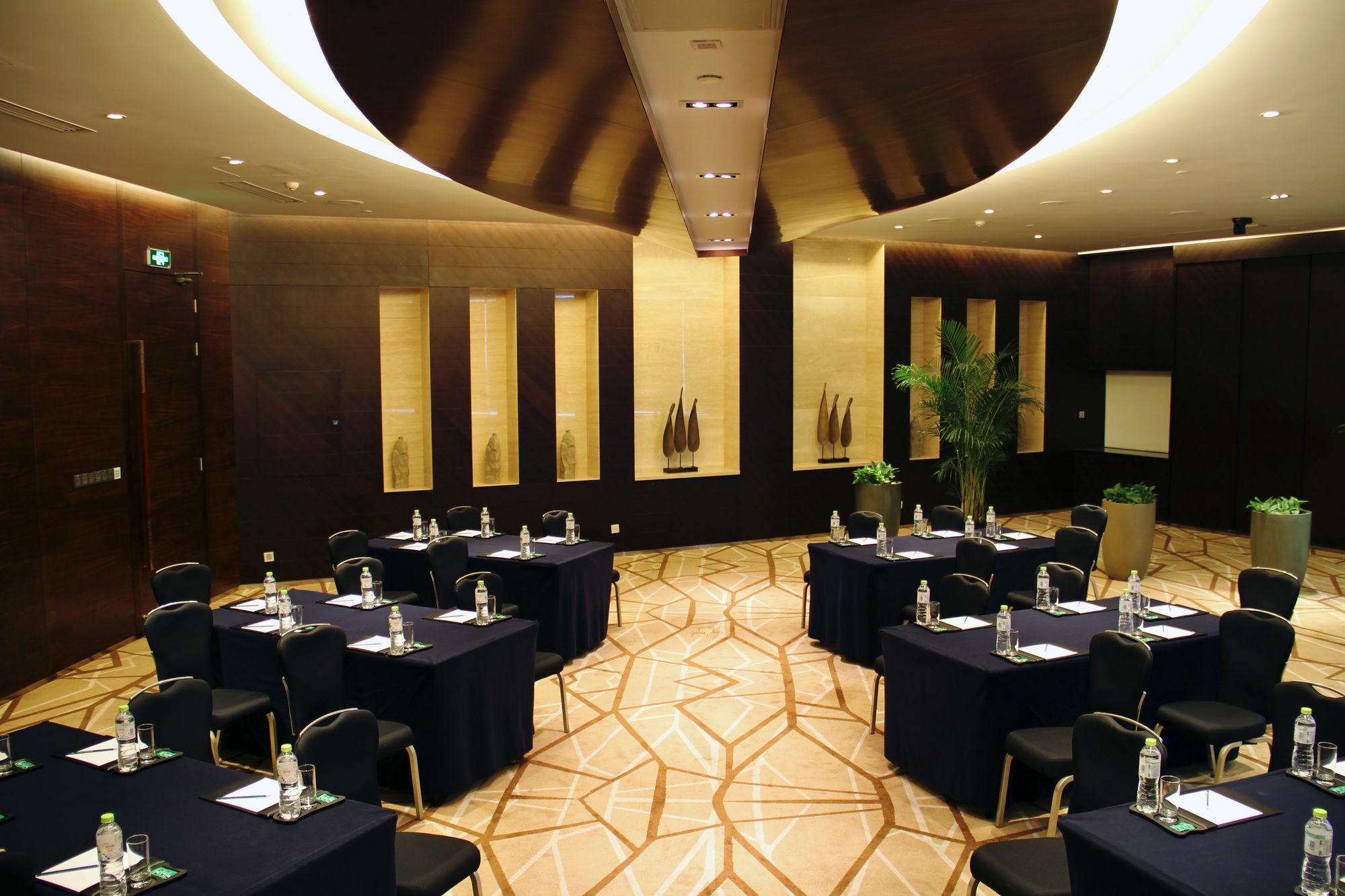 ホテル Wyndham Garden Yuhuan Downtown 台州市 エクステリア 写真